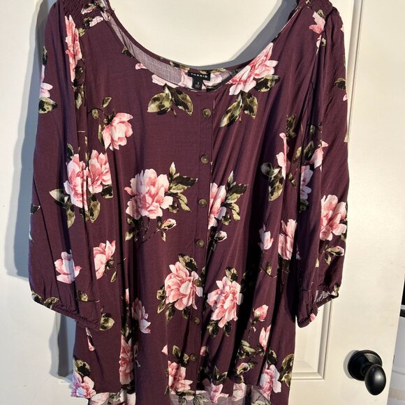 Torrid Pink Floral Blouse with Flutter Sleeves - Size 3X - Picture 5 of 7